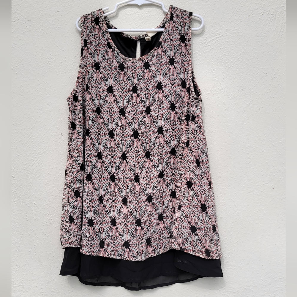 Super cute pink and dark brown top